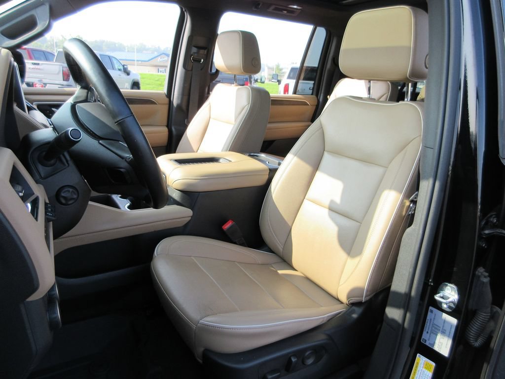 Certified 2023 Chevrolet Suburban Premier w/ Premium Package AWD/4WD image 23