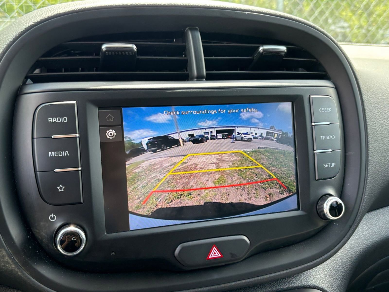 Used 2025 Kia Soul LX w/ LX Technology Package FWD image 22
