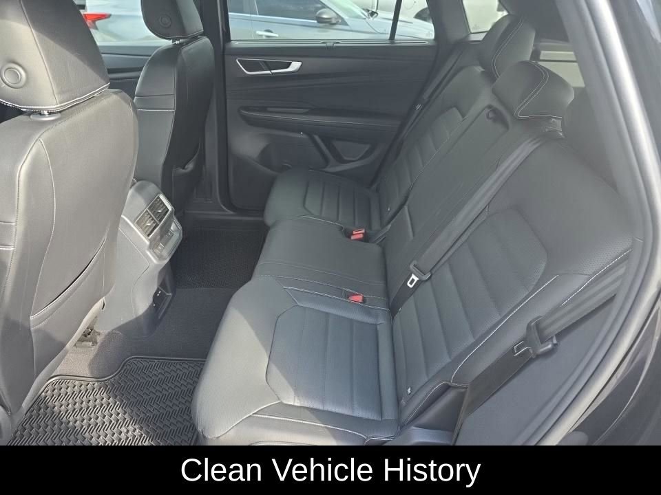 Used 2025 Volkswagen Atlas Cross Sport SEL image 3