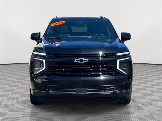 Used 2025 Chevrolet Suburban RST w/ Comfort Package AWD/4WD image 2