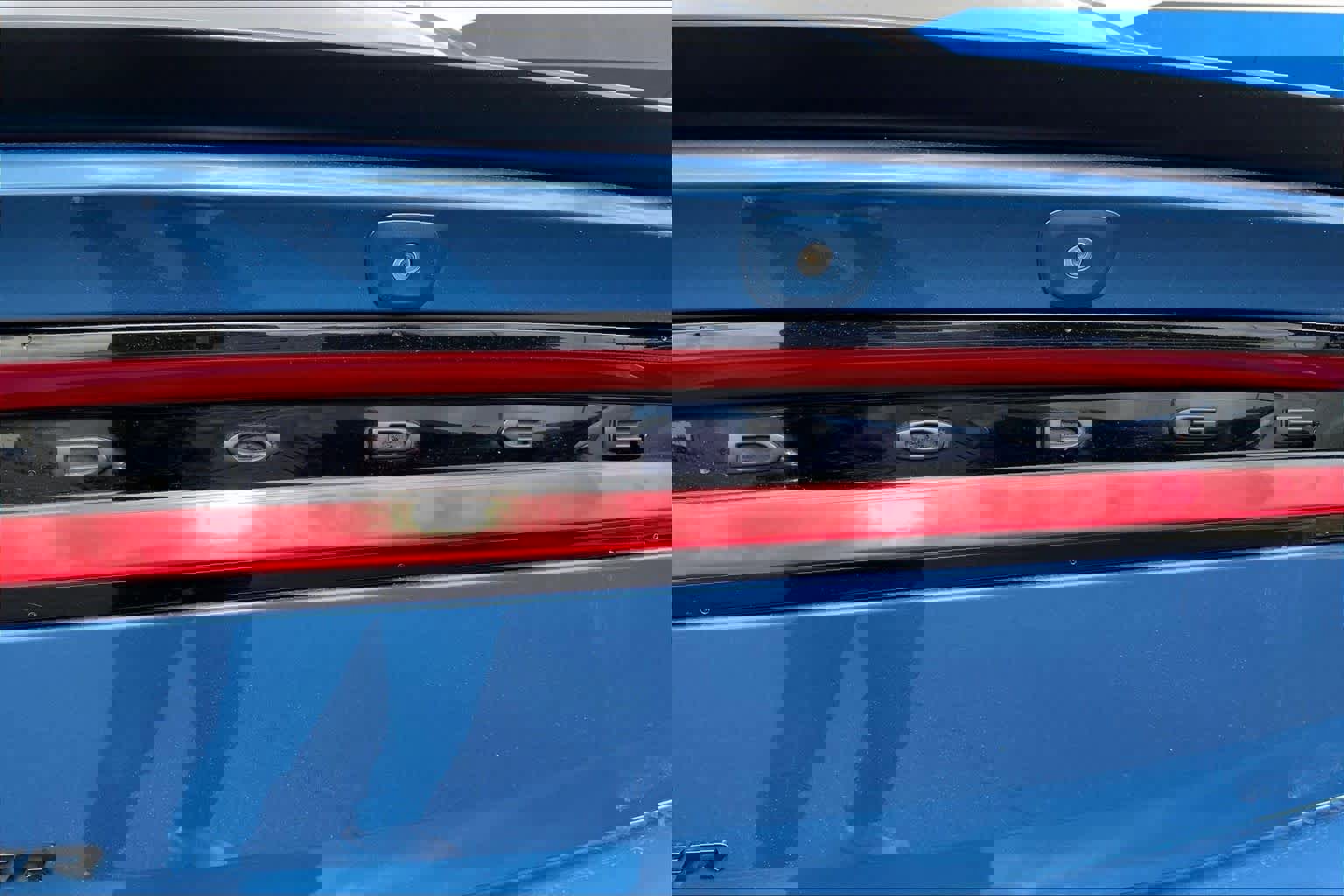 Used 2021 Dodge Charger SXT w/ Blacktop Package RWD image 31