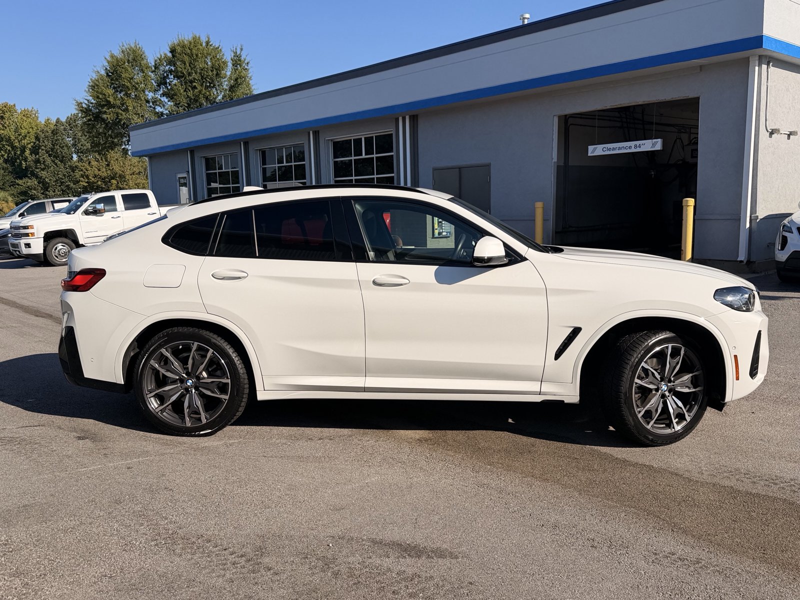 Used 2024 BMW X4 xDrive30i AWD/4WD image 13