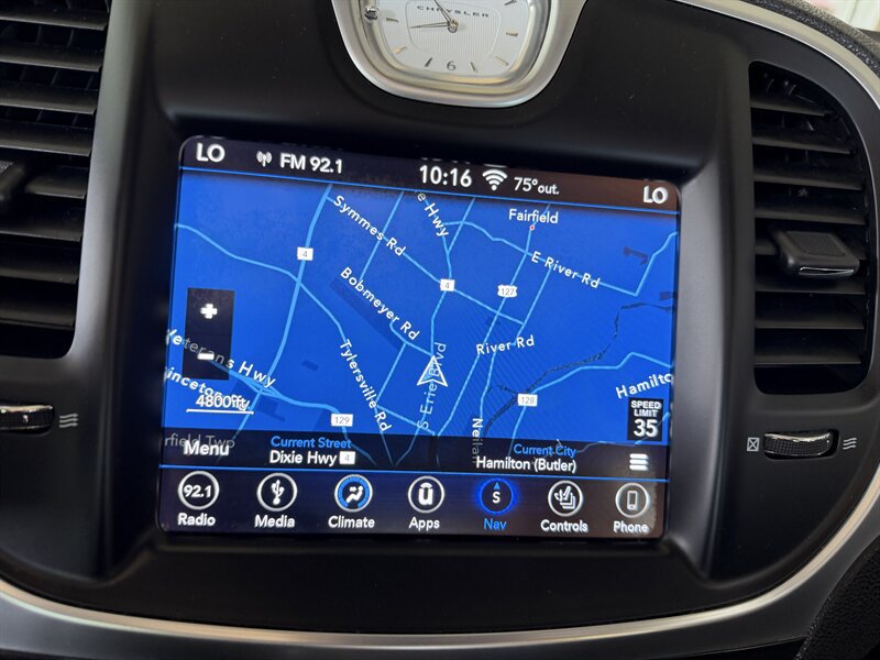 Used 2019 Chrysler 300 Limited RWD image 14