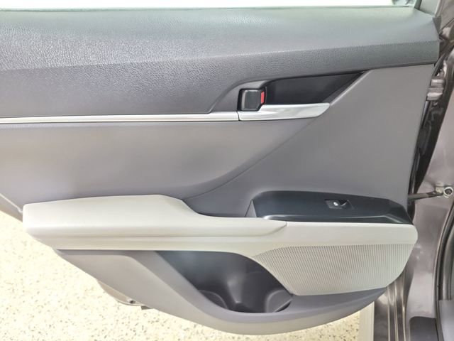 Used 2019 Toyota Camry SE w/ Convenience Package FWD image 14