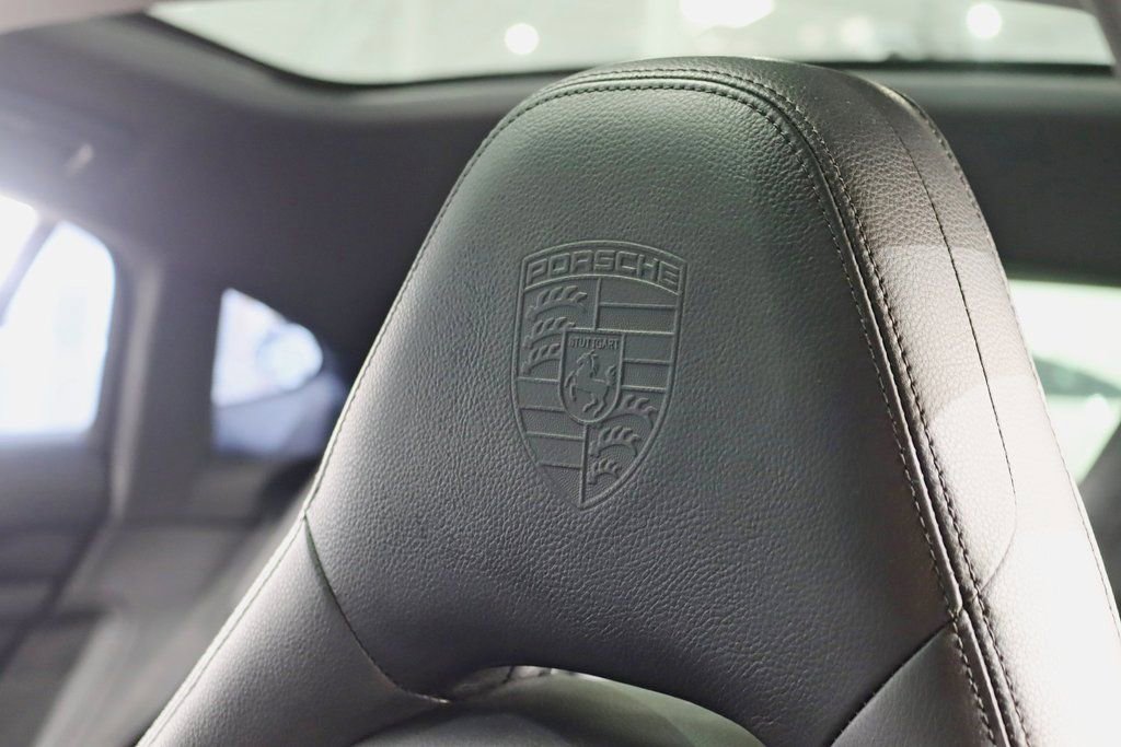 Used 2020 Porsche Panamera 4 image 23