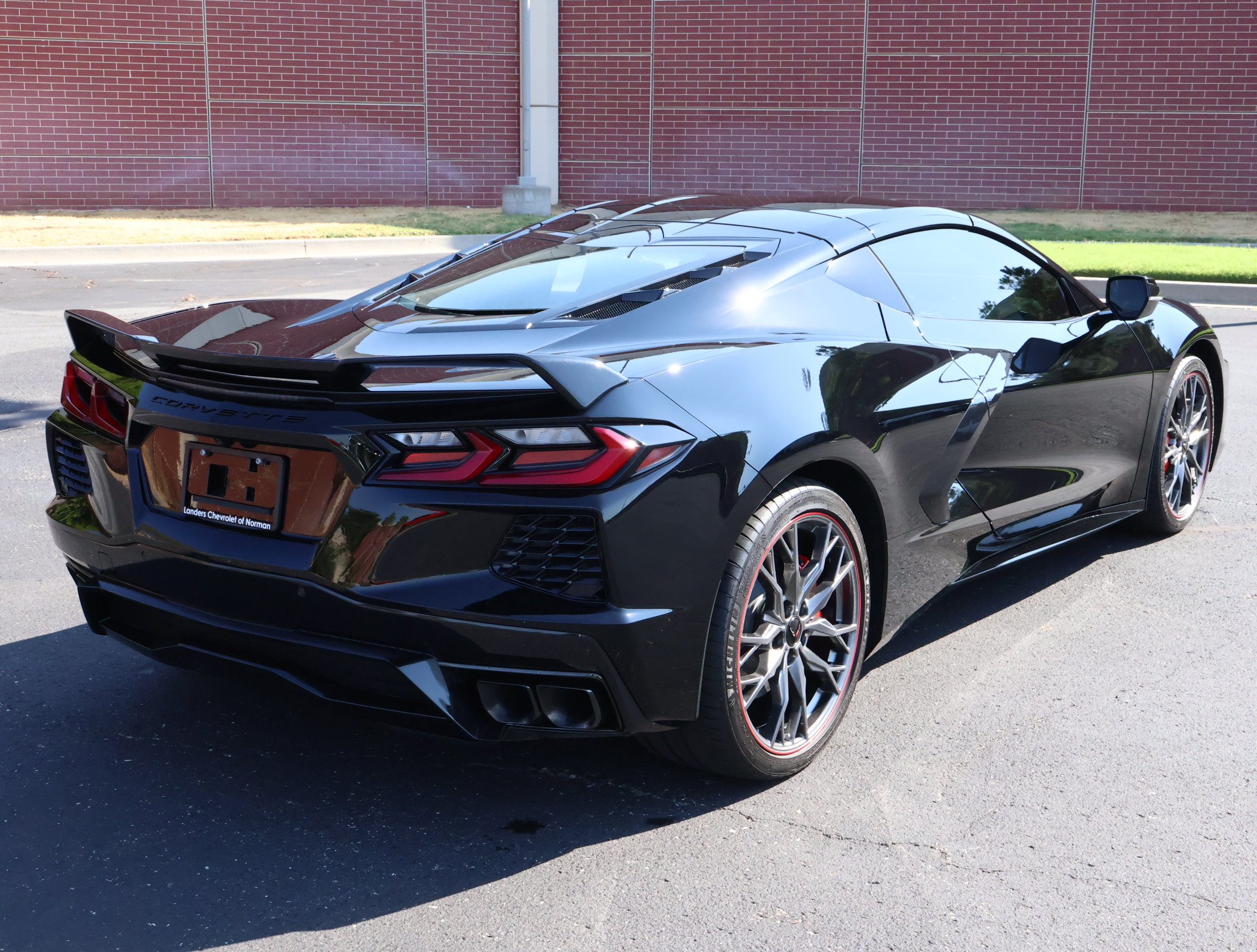 Used 2023 Chevrolet Corvette Stingray Coupe w/ 1LT RWD image 32