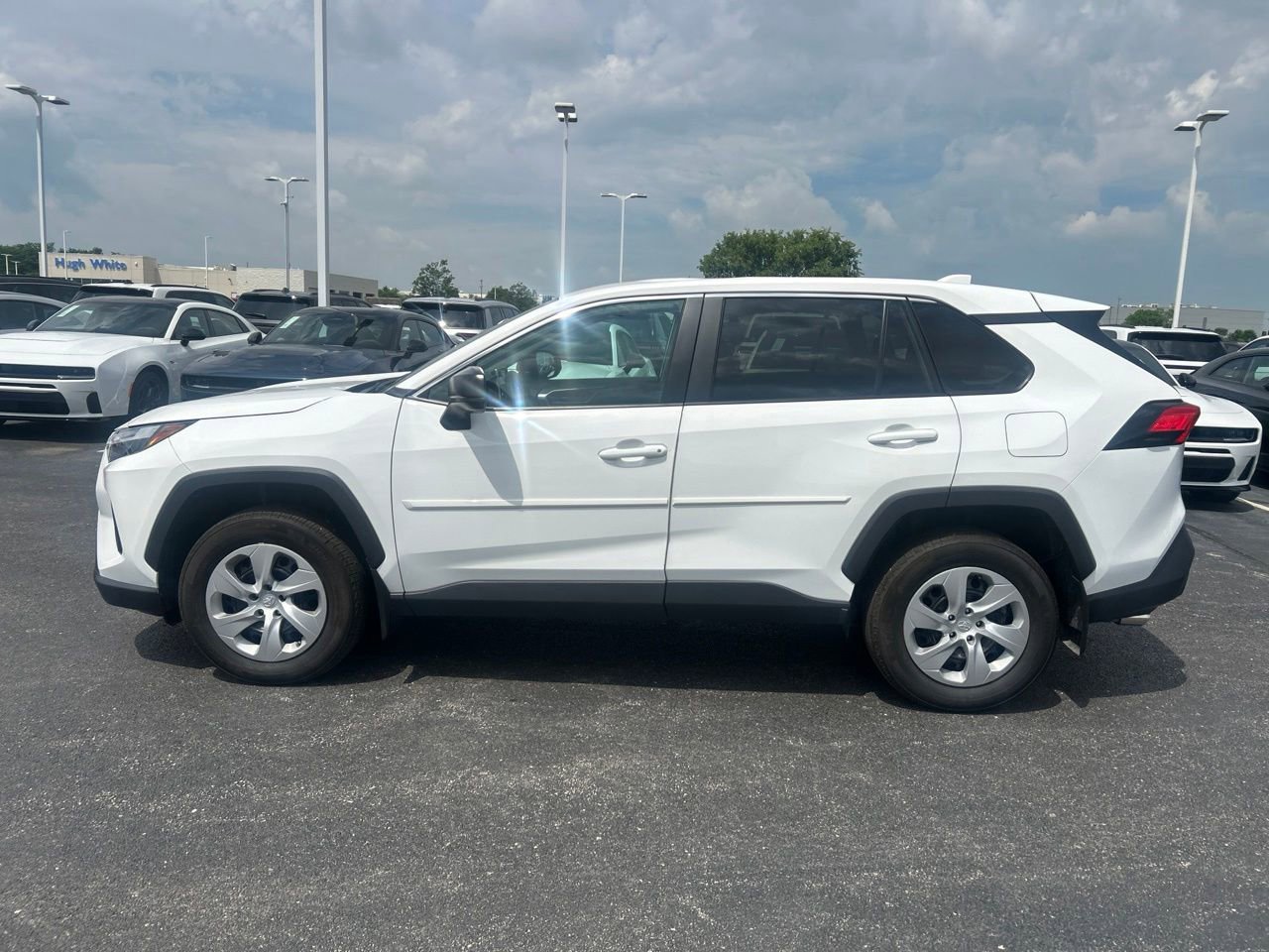Used 2024 Toyota RAV4 LE AWD/4WD image 6