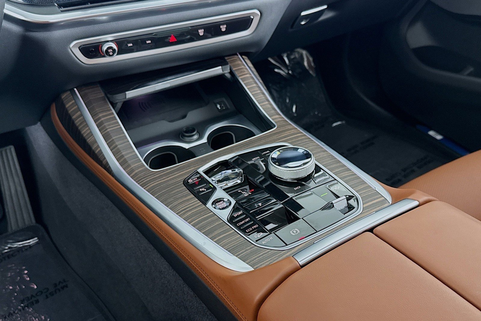 Used 2024 BMW X7 xDrive40i w/ Executive Package image 6