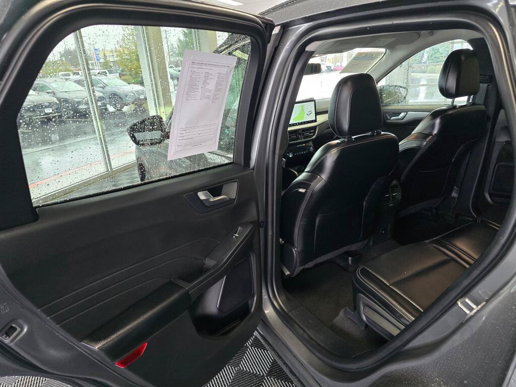 Used 2024 Ford Escape Platinum AWD/4WD image 35