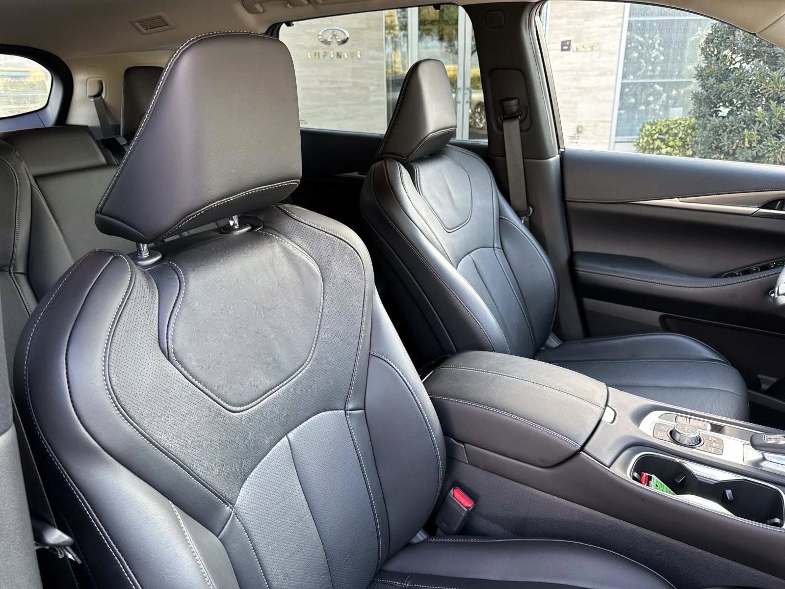 Certified 2025 INFINITI QX60 Luxe w/ Vision Package image 15