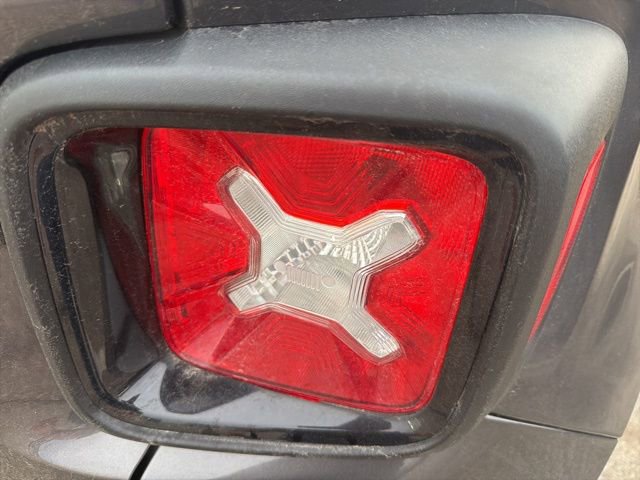 Used 2019 Jeep Renegade Altitude w/ Quick Order Package 2XM image 7