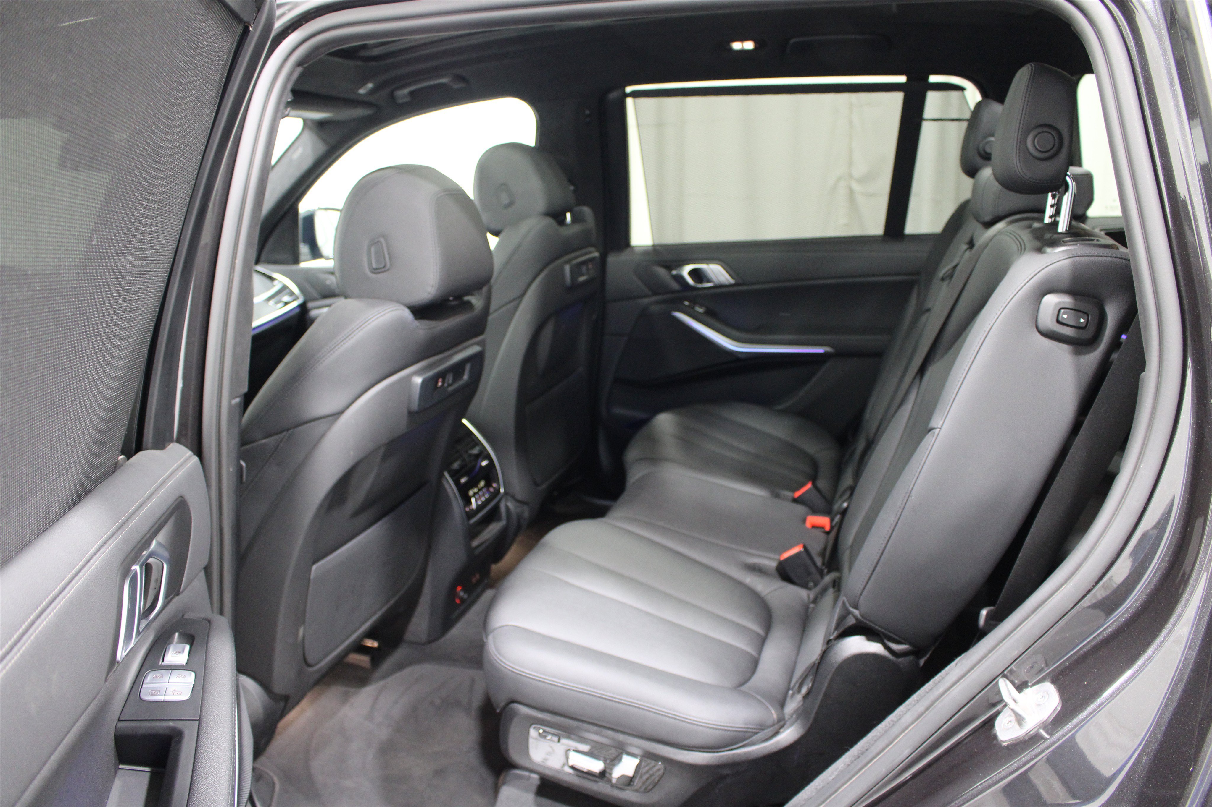 Used 2022 BMW X7 xDrive40i w/ Premium Package AWD/4WD image 24