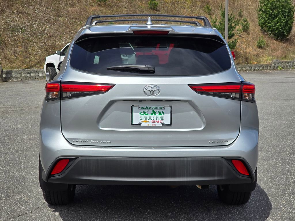 Used 2021 Toyota Highlander LE image 16