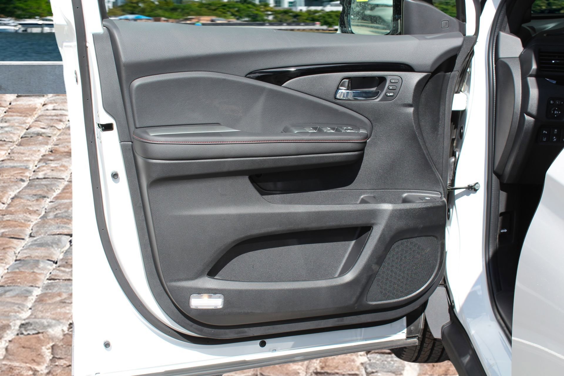 New 2026 Honda Ridgeline Black Edition image 10