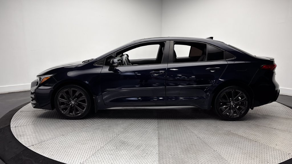 Used 2023 Toyota Corolla XSE FWD image 4