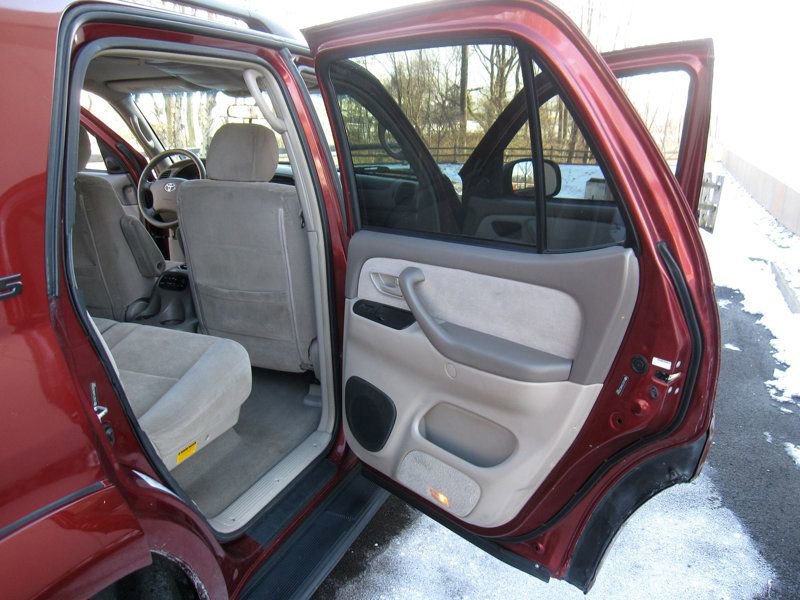 Used 2006 Toyota Sequoia SR5 RWD image 29