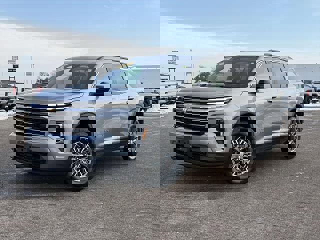 Used 2024 Chevrolet Traverse LT w/ LPO, Floor Liner Package image 1