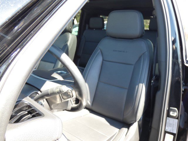 Used 2023 GMC Yukon XL Denali AWD/4WD image 31