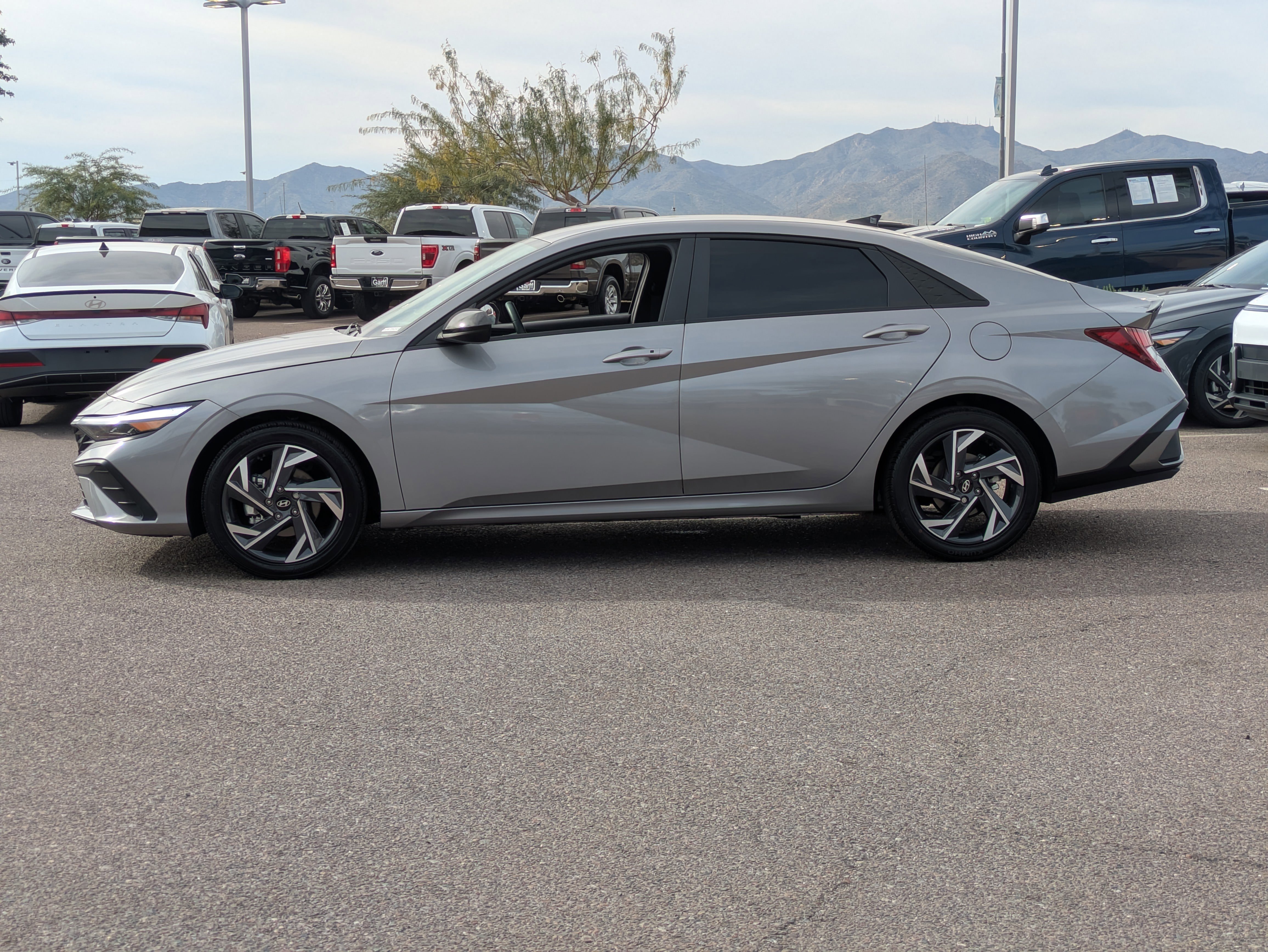 Certified 2025 Hyundai Elantra Sport image 6