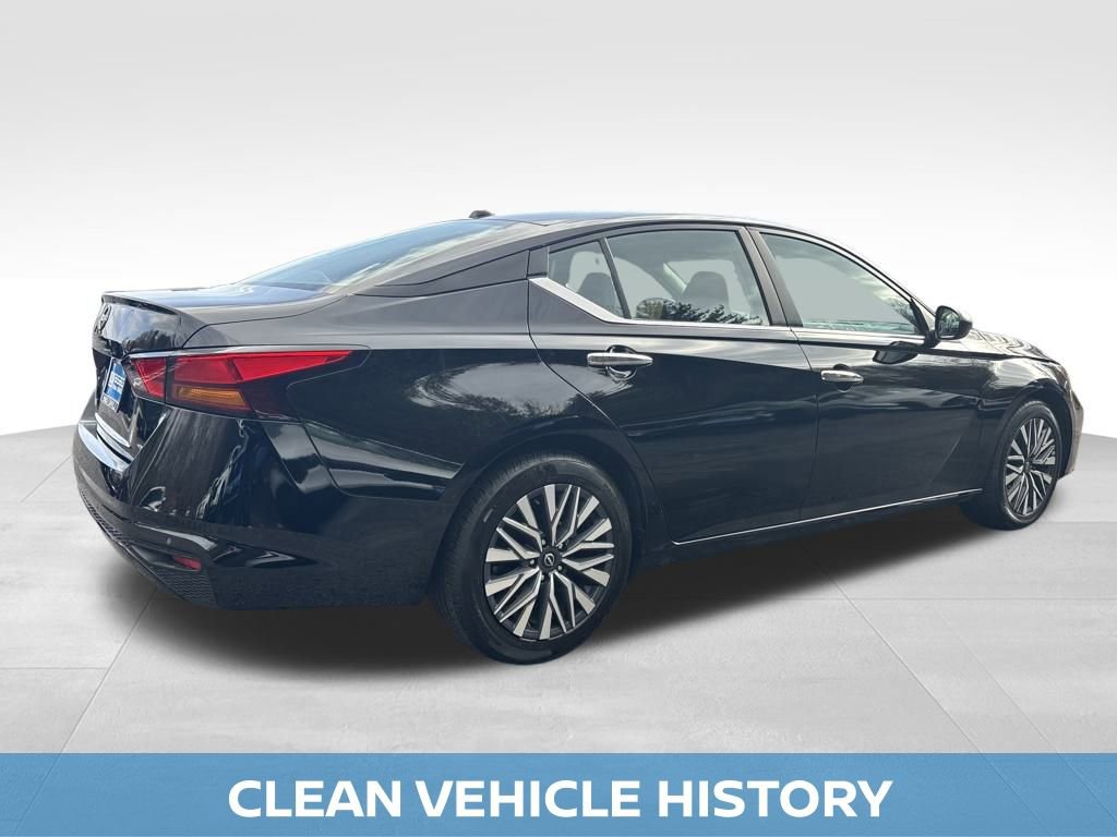 Used 2025 Nissan Altima 2.5 SV image 14