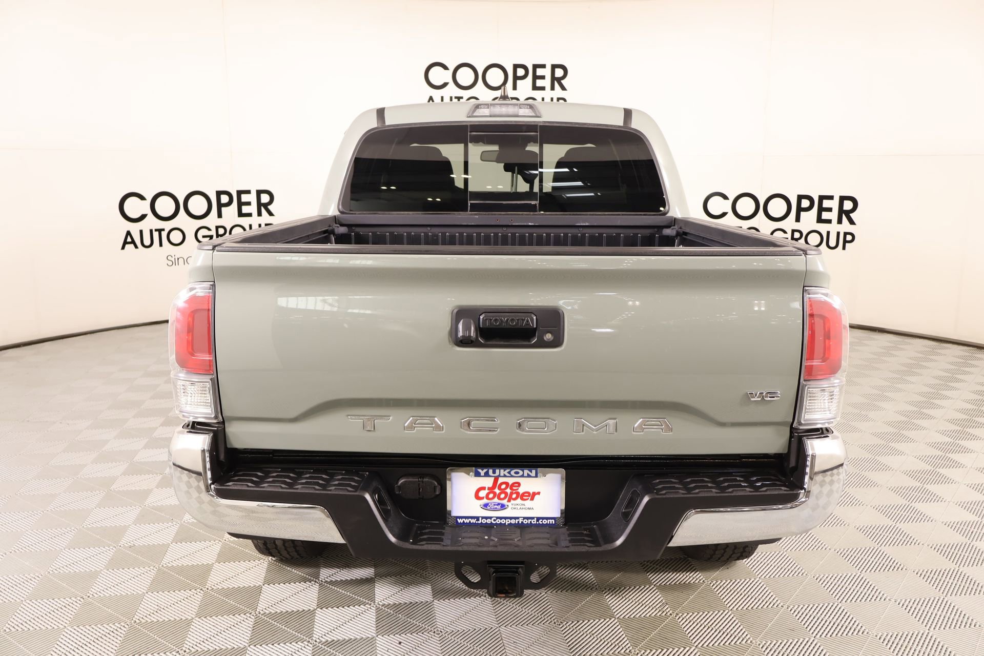 Used 2022 Toyota Tacoma TRD Off-Road AWD/4WD image 21