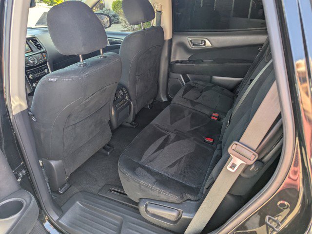 Used 2016 Nissan Pathfinder SV image 19