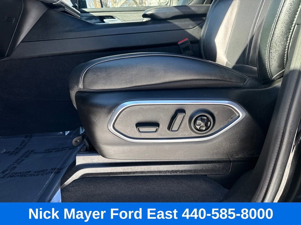 Used 2024 Jeep Wagoneer Series III image 16