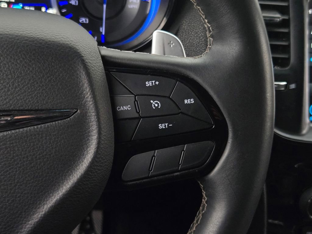 Used 2017 Chrysler 300 S image 22