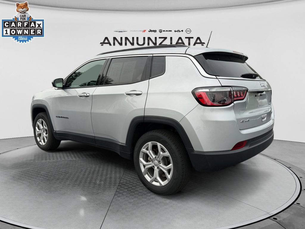 Used 2024 Jeep Compass Latitude AWD/4WD image 3