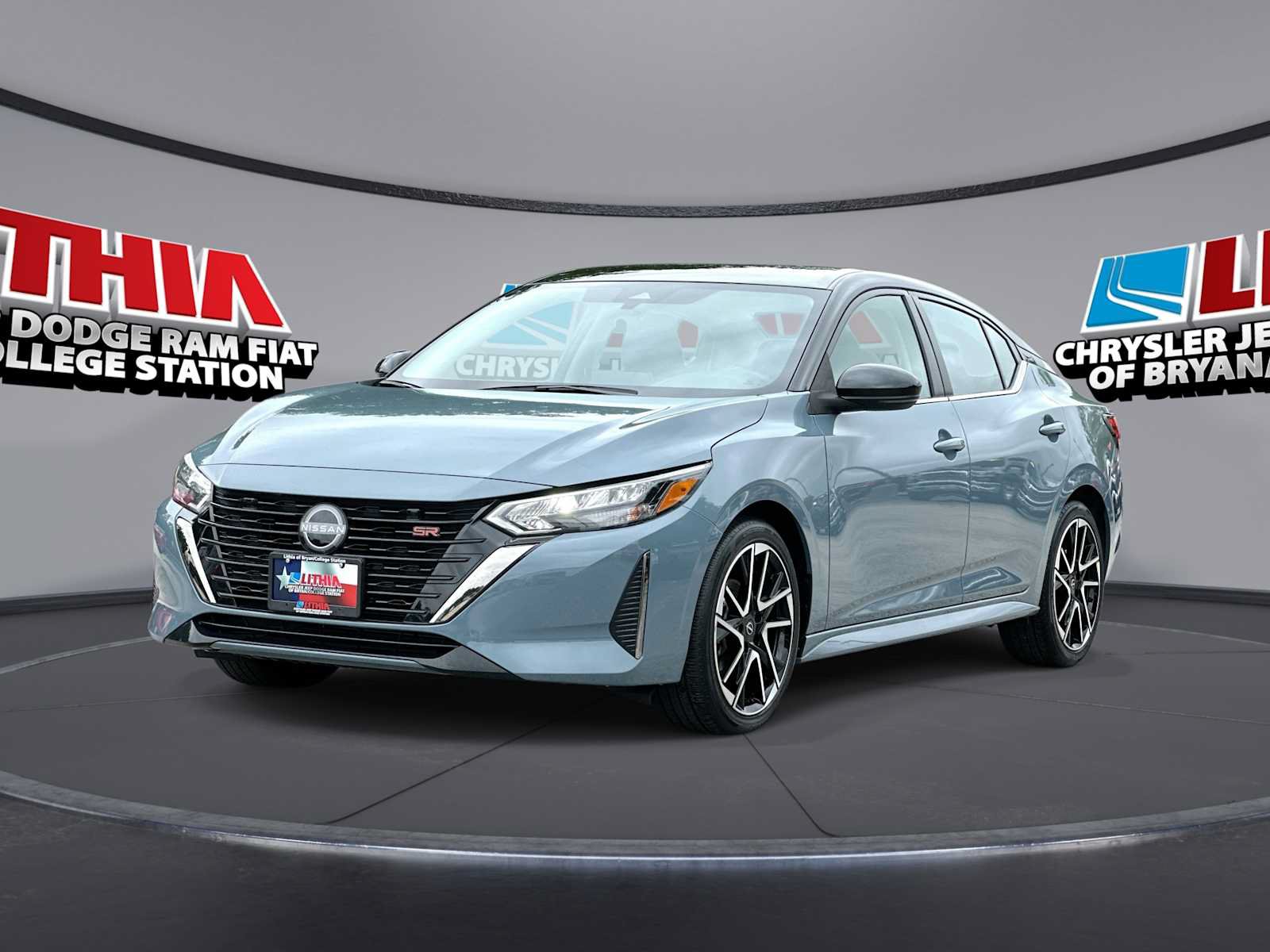 Used 2025 Nissan Sentra SR FWD image 1