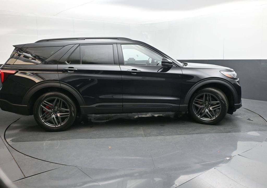 New 2026 Ford Explorer ST w/ Sun And Sound Package image 7