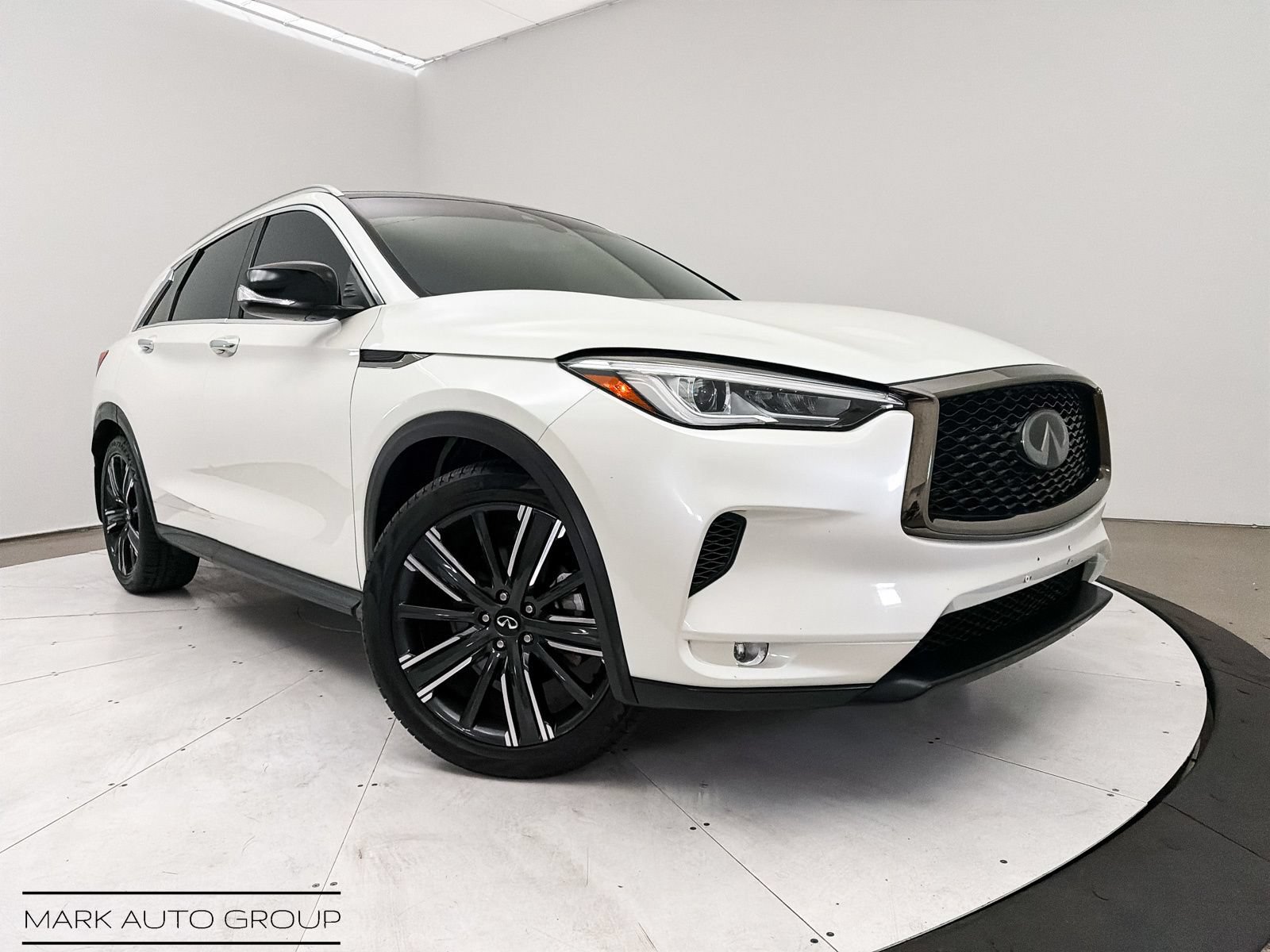 Used 2021 INFINITI QX50 Luxe w/ Appearance Package FWD image 1