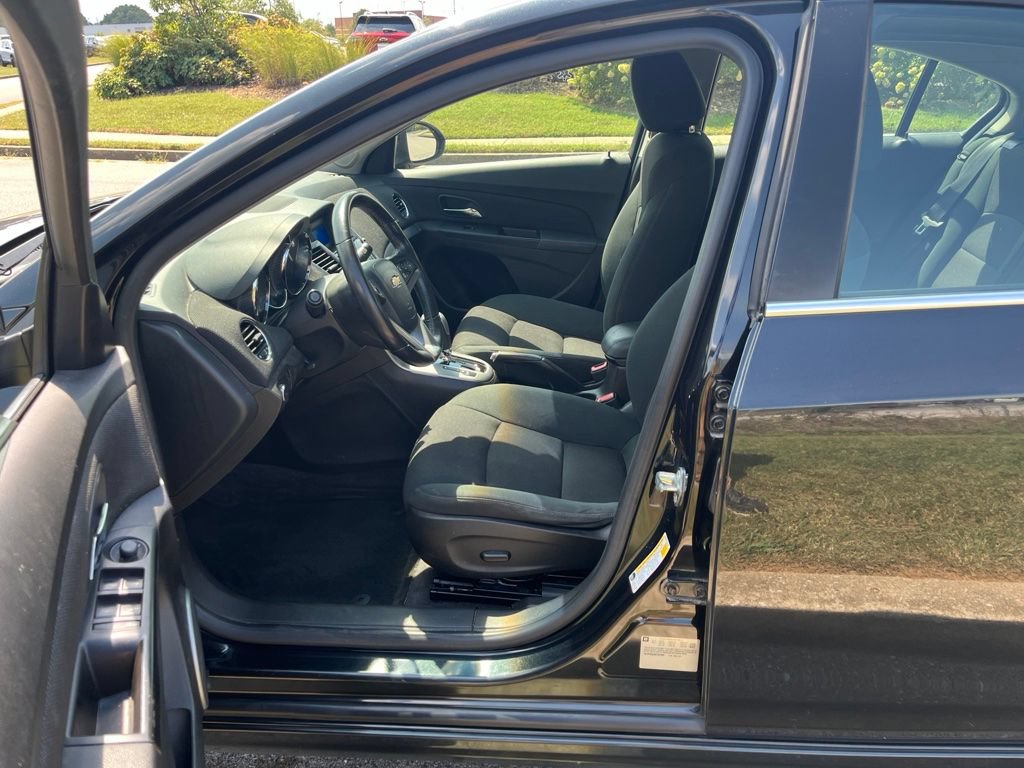 Used 2012 Chevrolet Cruze LT w/ All-Star Edition FWD image 6