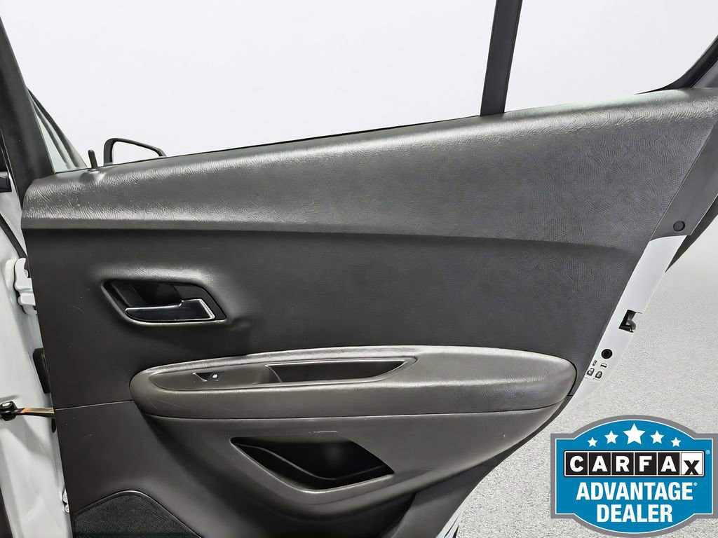 Used 2017 Chevrolet Trax LS FWD image 41