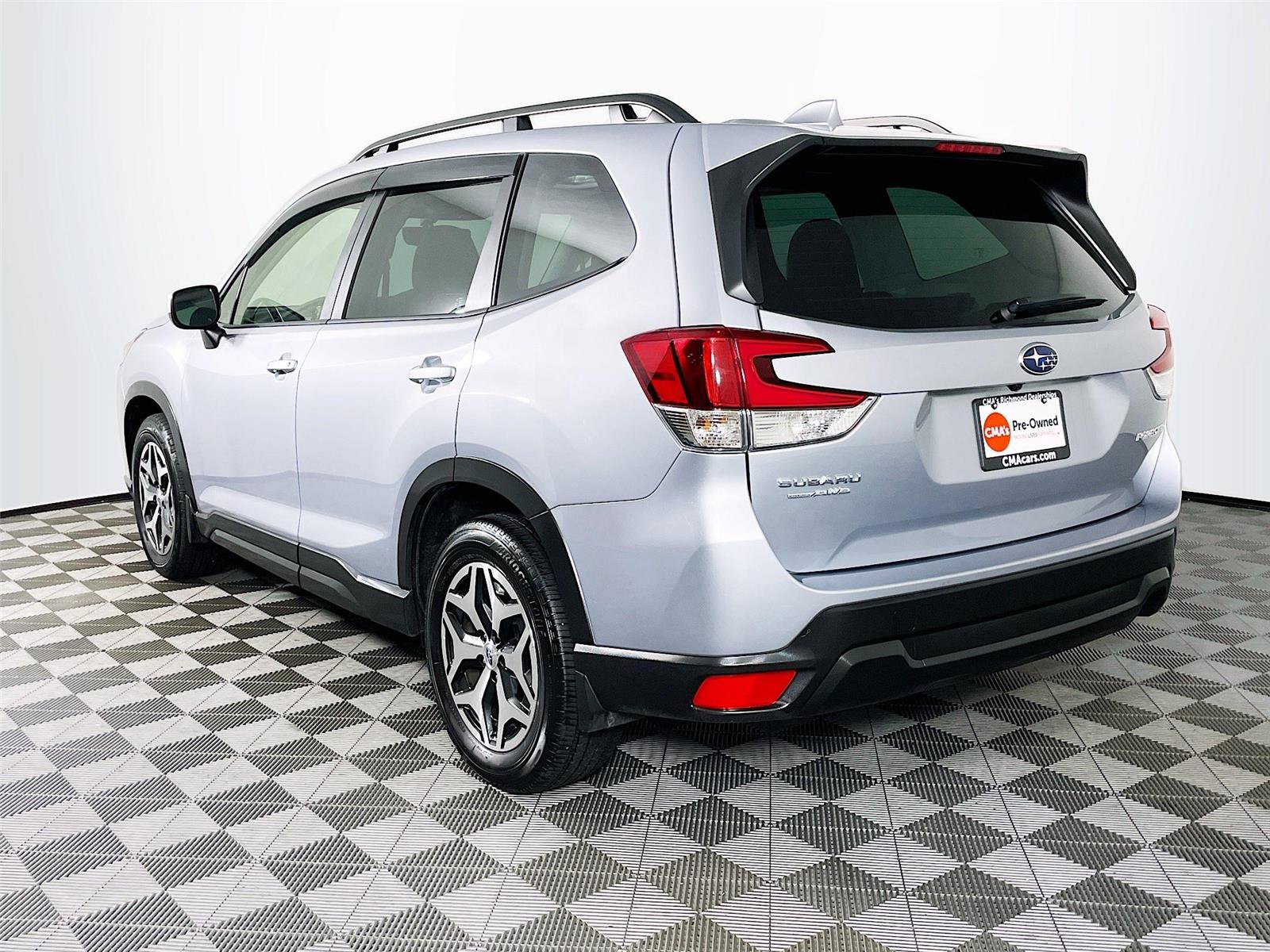 Used 2023 Subaru Forester Premium image 7