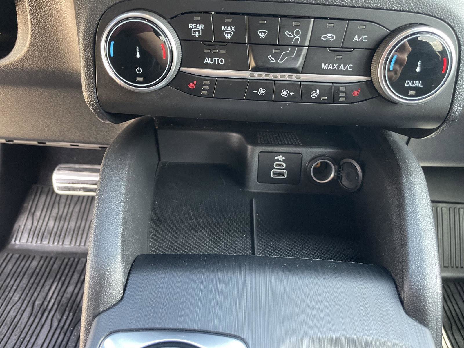 Used 2024 Ford Escape ST-Line image 18