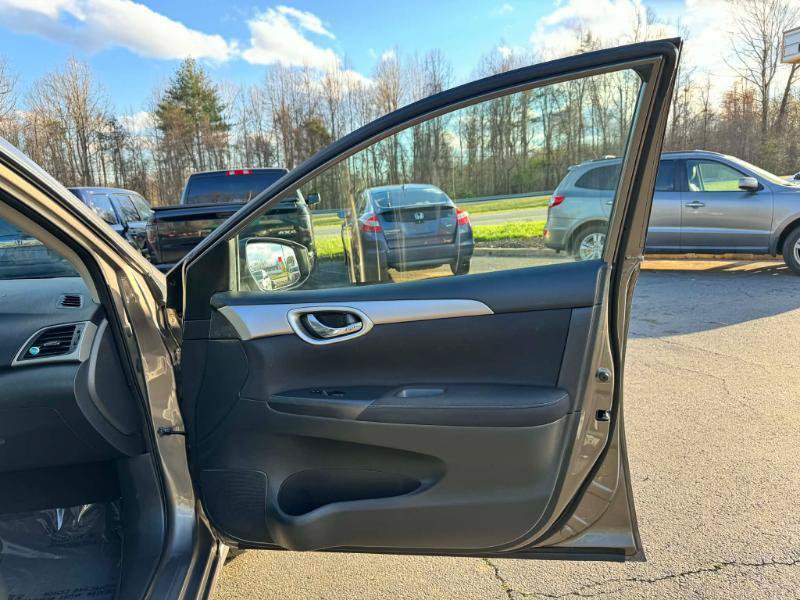 Used 2015 Nissan Sentra SV w/ Style Package FWD image 12