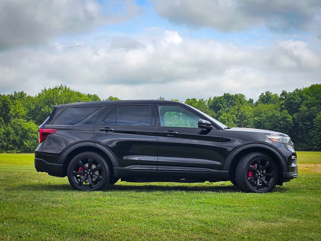 Used 2022 Ford Explorer ST w/ Equipment Group 401A AWD/4WD image 2