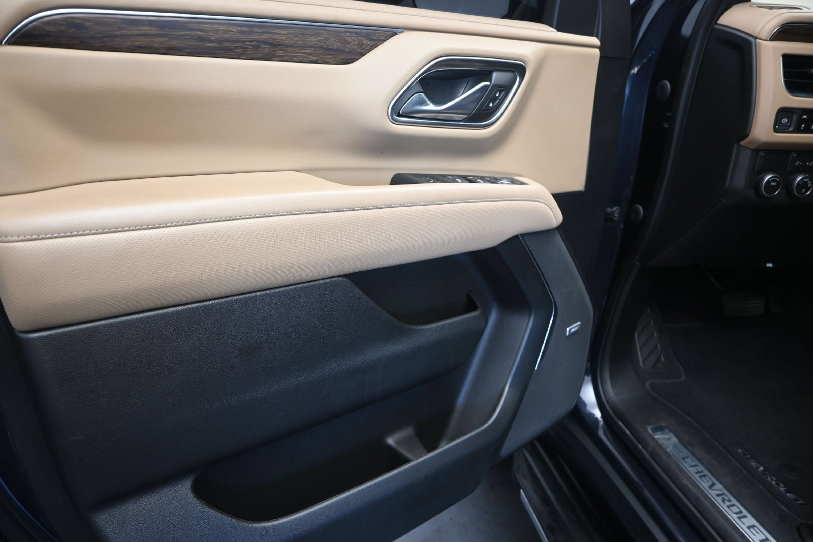 Certified 2023 Chevrolet Tahoe Premier w/ Premium Package 2 RWD image 11