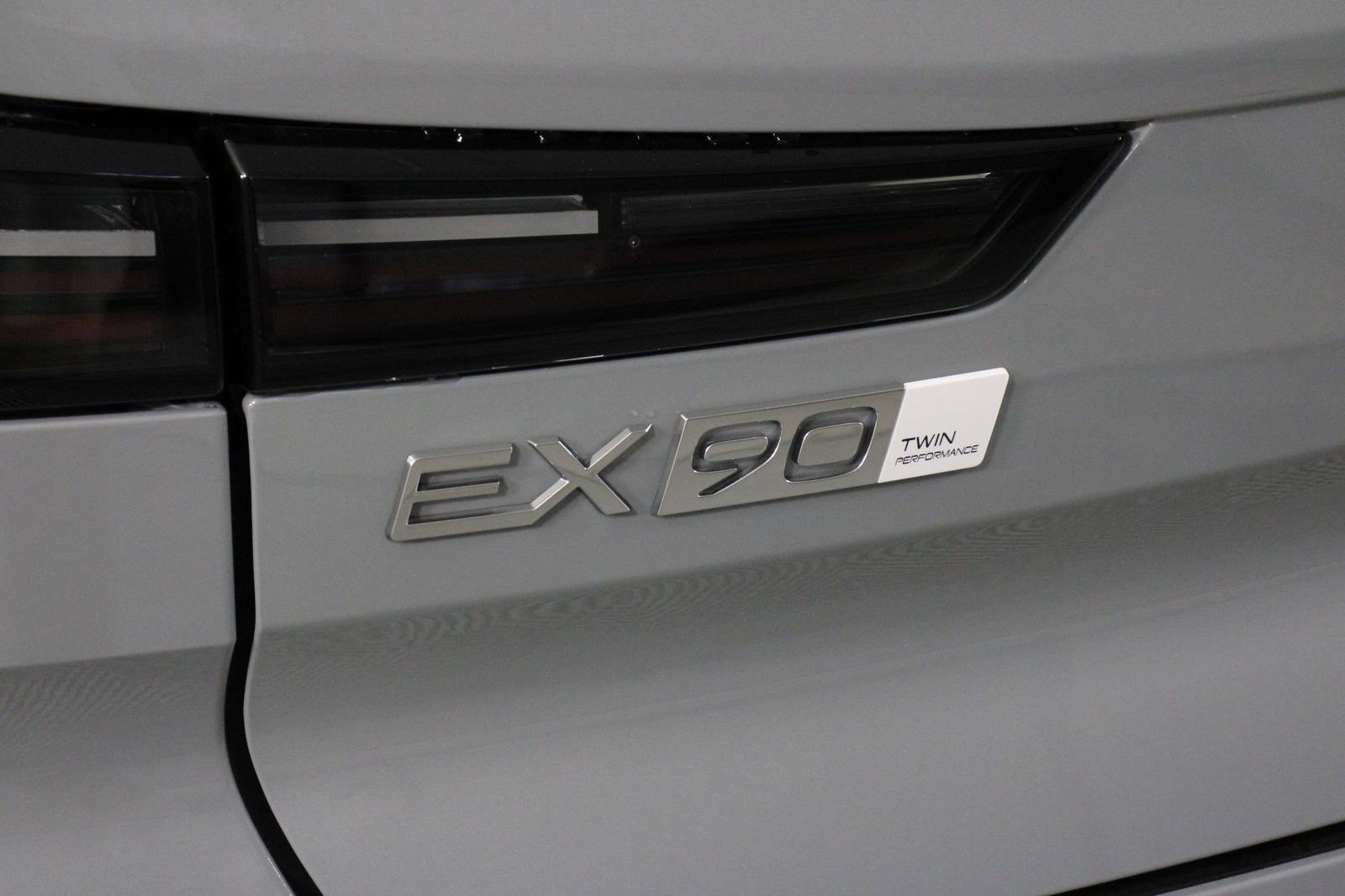 New 2025 Volvo EX90 Plus image 15