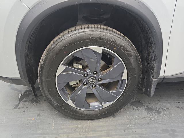 Used 2024 Nissan Rogue SV AWD/4WD image 15
