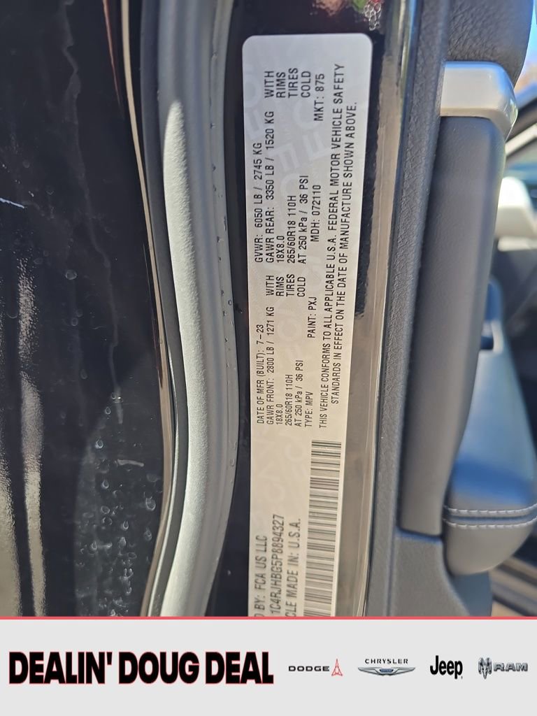 Used 2023 Jeep Grand Cherokee Limited image 32