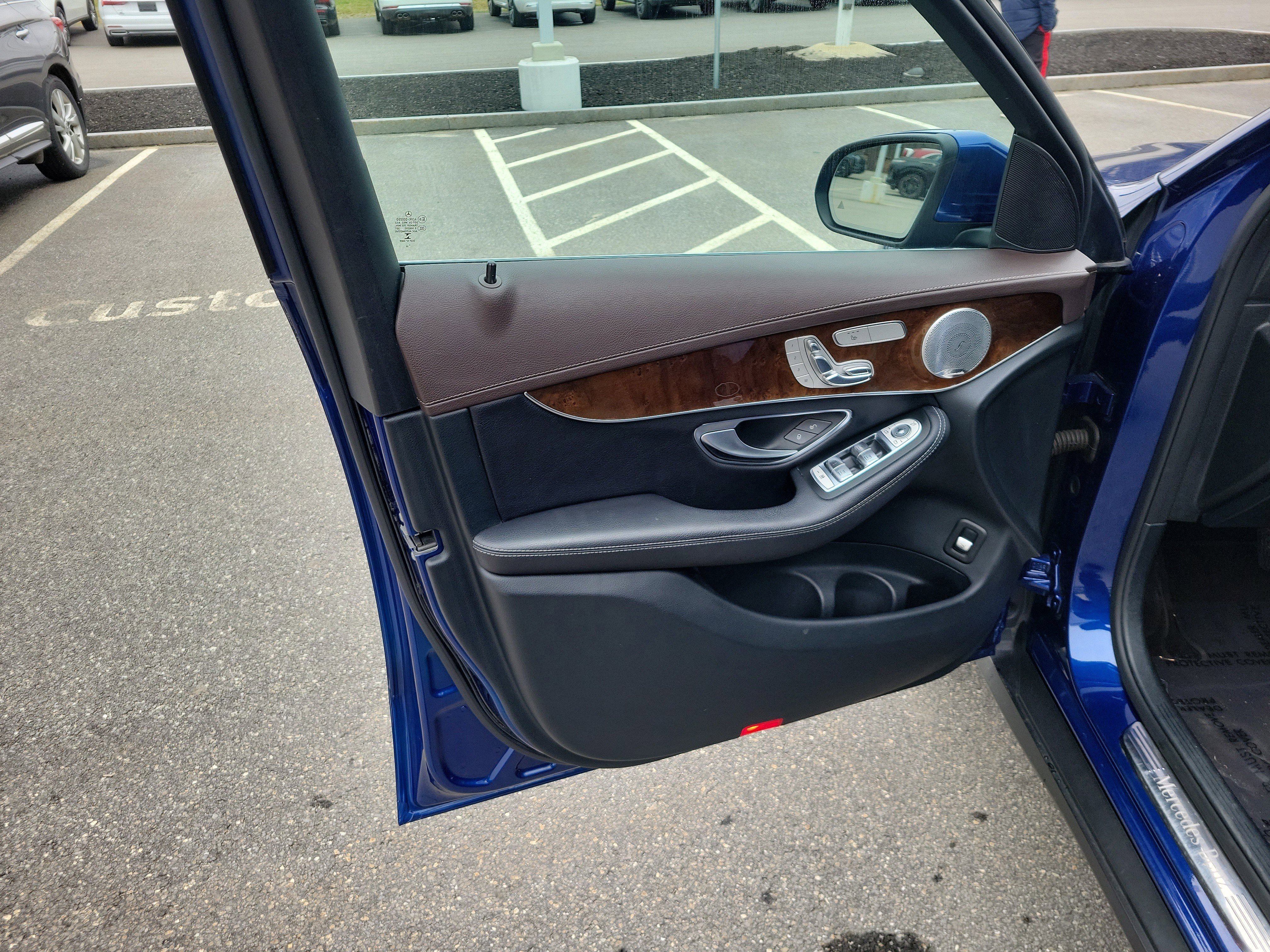 Used 2017 Mercedes-Benz GLC 300 4MATIC image 17