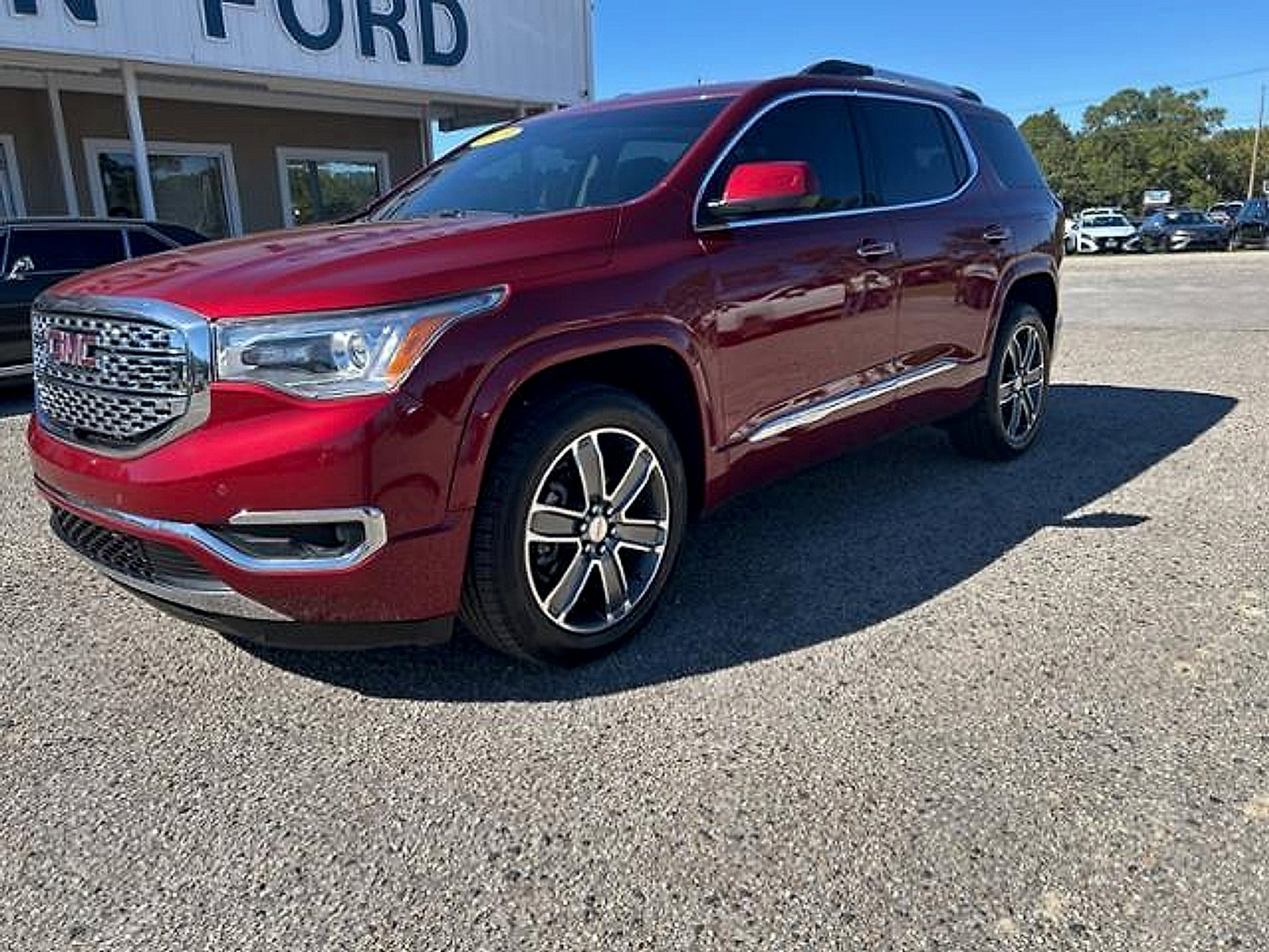 Used 2019 GMC Acadia Denali w/ Technology Package image 2