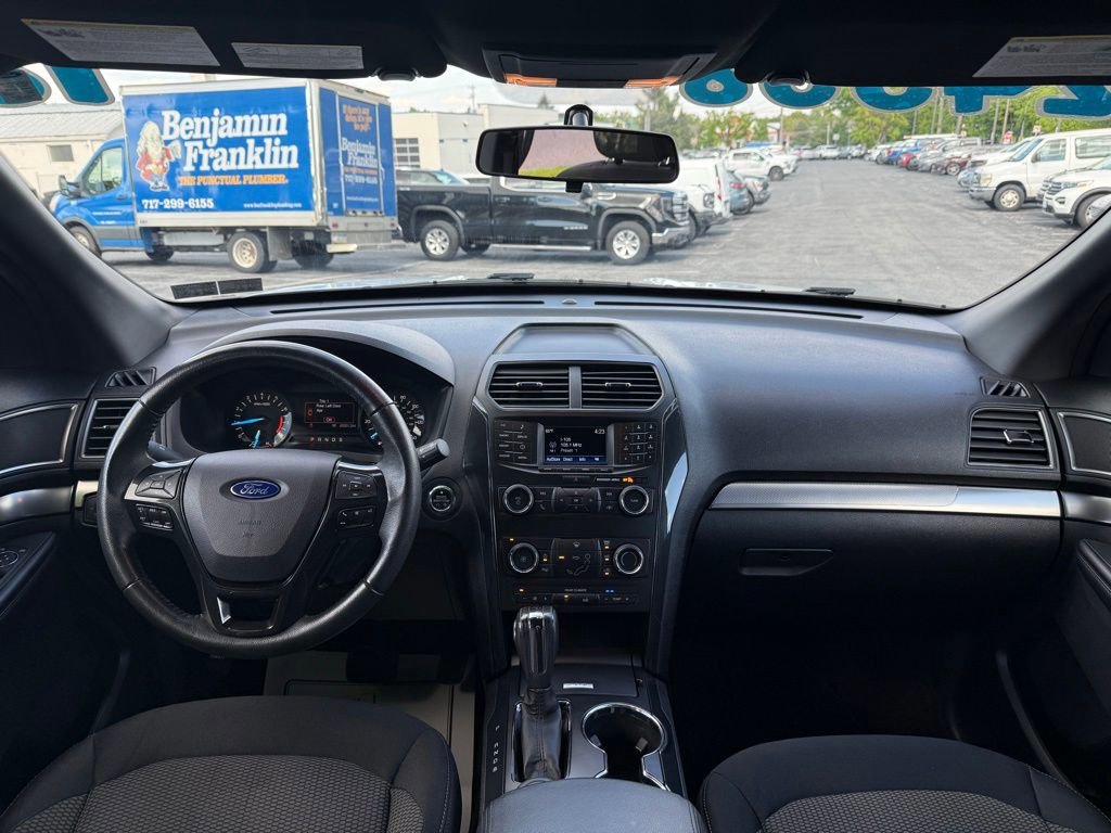 Certified 2018 Ford Explorer XLT AWD/4WD image 13