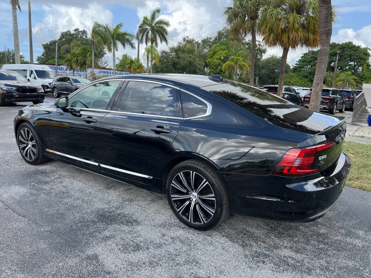 Used 2023 Volvo S90 B6 Plus image 7