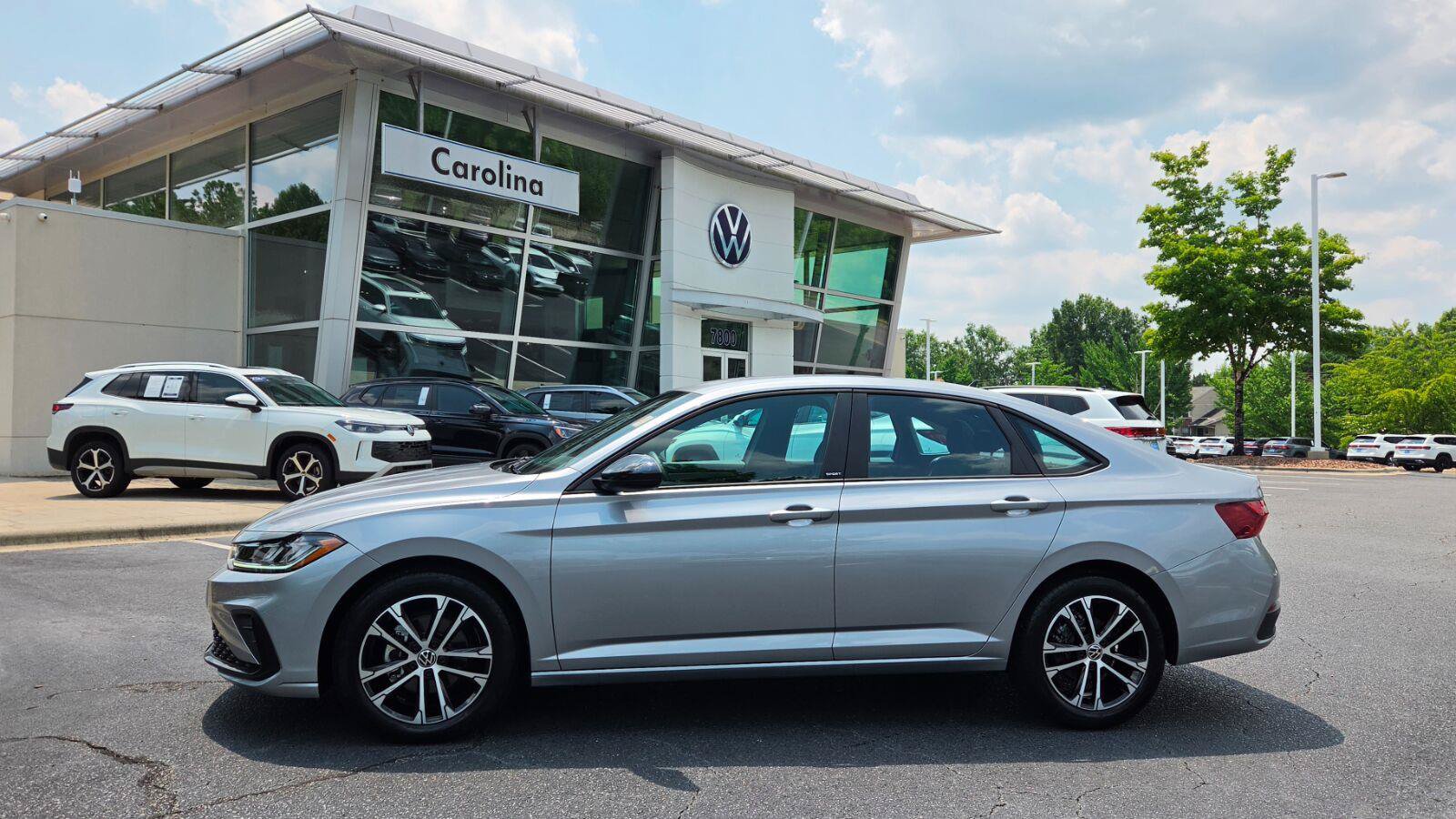 Certified 2025 Volkswagen Jetta Sport FWD image 2