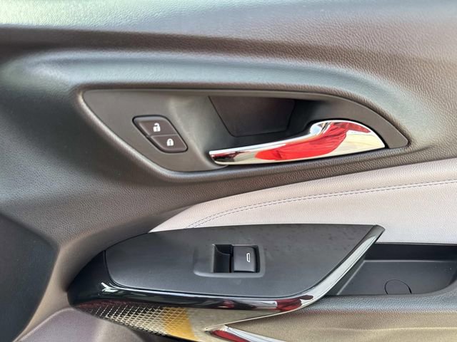 Used 2025 Chevrolet Trax LT w/ LT Convenience Package FWD image 32