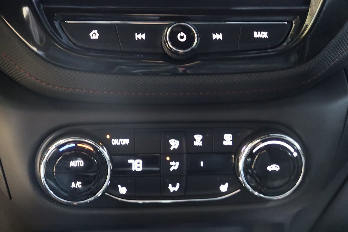 Used 2023 Chevrolet TrailBlazer RS w/ Technology Package image 50
