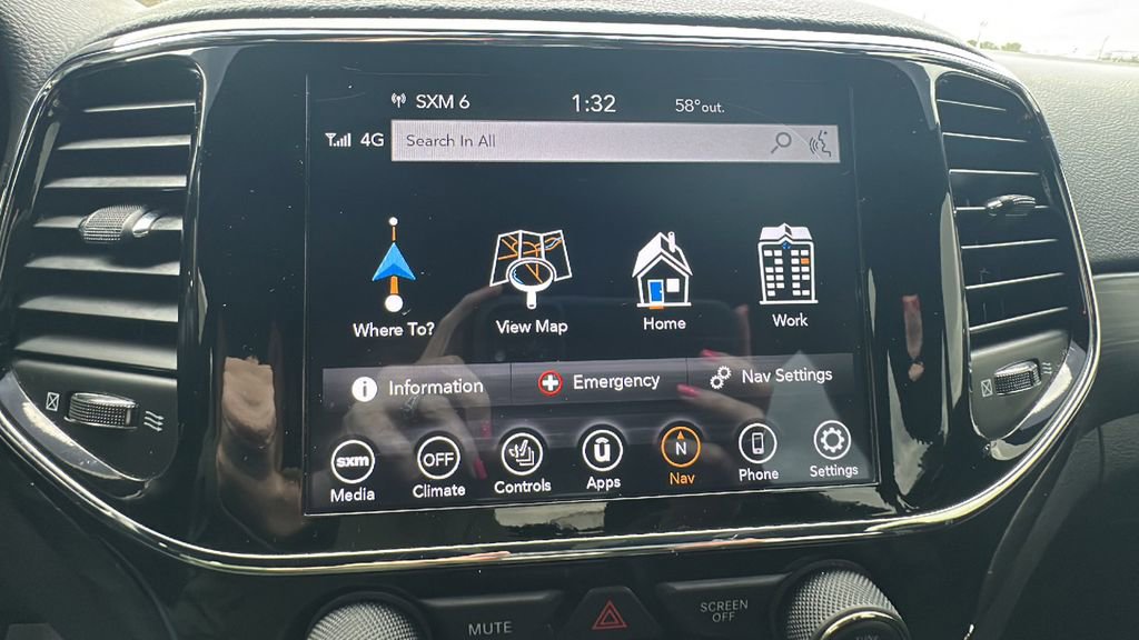 Used 2020 Jeep Grand Cherokee Altitude image 22